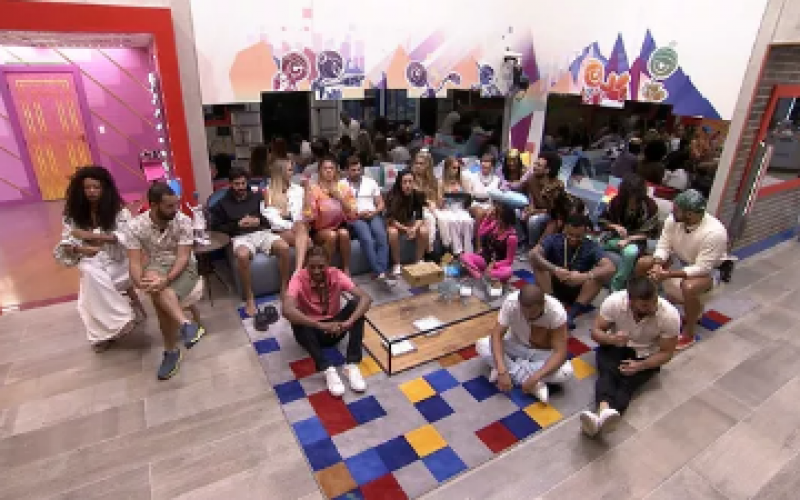 Resumo BBB21 02/02: Jogo da Discórdia repercute na casa, e madrugada tem Cinema do Líder