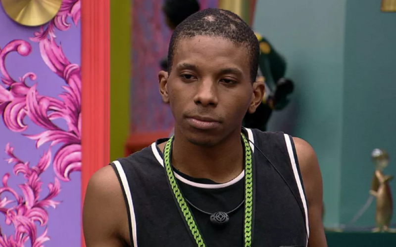 Resumo BBB21 30/01: Festa, revelações, brigas e tentativa de deixar o programa marcam madrugada dos brothers