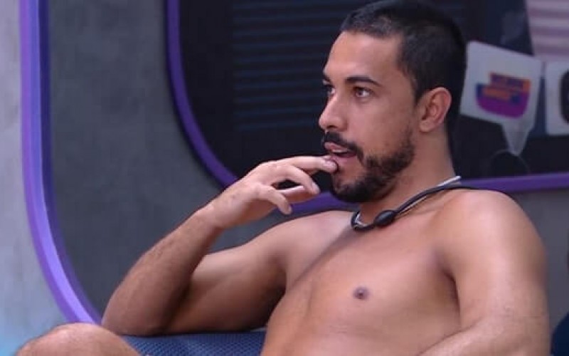 Saiba quanto Maike, eliminado no 15º Paredão do BBB 25, ganhou em prêmios