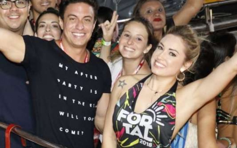 Ex-BBB Jéssica Muller anuncia fim do namoro com DJ: