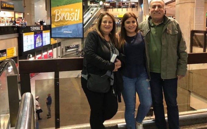 FamÃlia do ex-BBB Kaysar chega ao Brasil