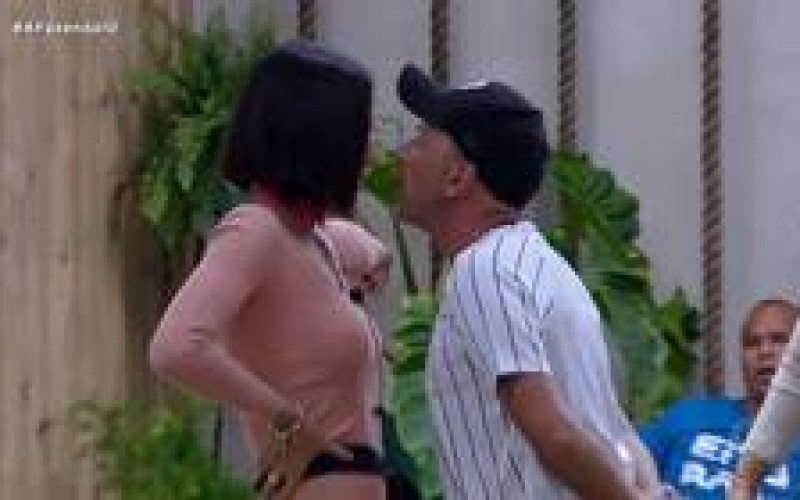 Gabi Prado e Rafael Ilha se encaram em briga e peoa dispara: "Imbecil"