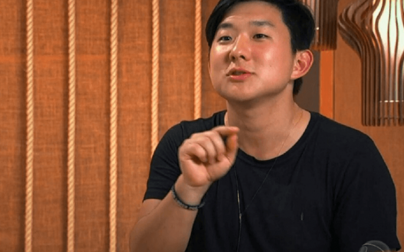 “A gente volta e acaba com todos”, Pyong promete quebrar tudo na volta para Ilha Record