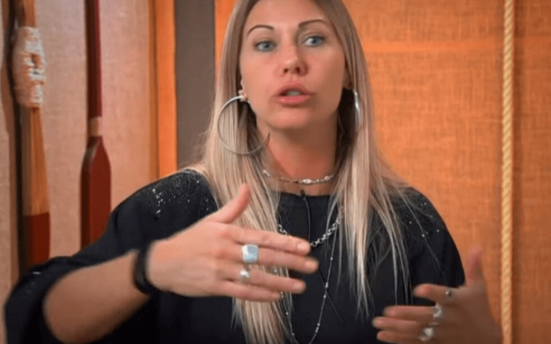 Ao lado de Pyong na Ilha Record, Antonela critica Claudinho: “Tem sede de ganhar e perde as provas”