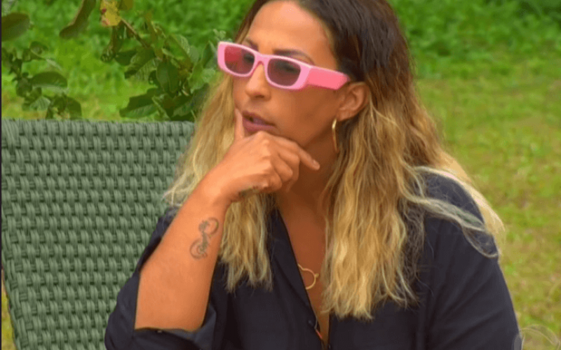 Laura Keller bate-boca com Valesca na Ilha Record: “Você levantou a bandeira e desceu”