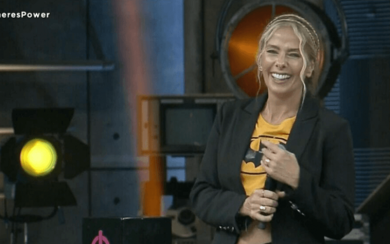 Adriane Galisteu fala sobre possibilidade de apresentar A Fazenda: “Não decidiram”
