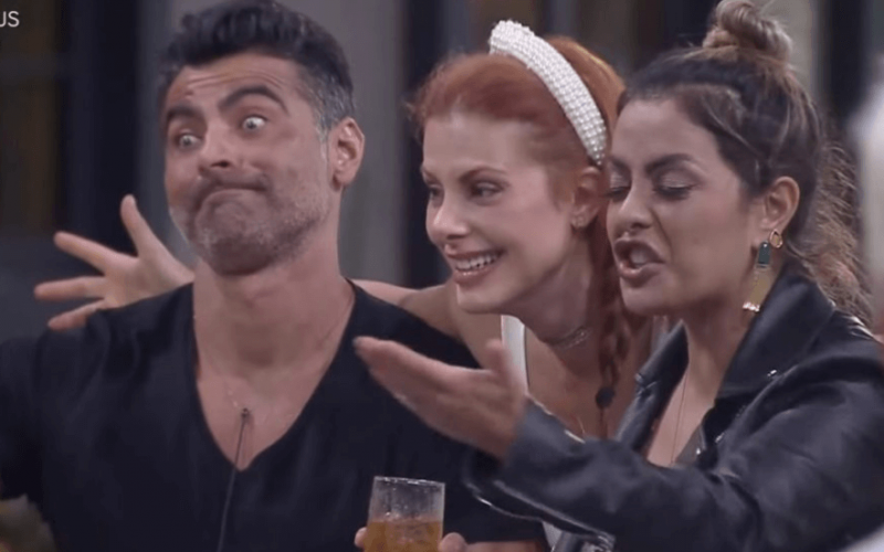 De novo, JP e Li falam sobre invasão de Deborah no Power Couple: “Se eu não peço licença, ela ficava”
