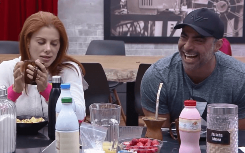 Deborah conta origem do nome do casal e vira piada no Power Couple: “Demorei pra escolher e virar chacota”