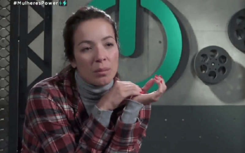 Em depoimento, Renata fala sobre o que acha de Déborah no Power Couple: “Falta de noção”