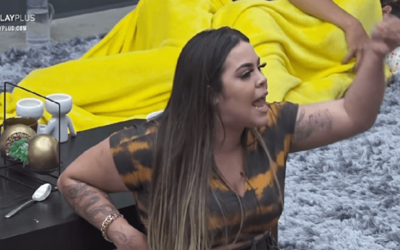 Mari pensa em desistir do Power Couple por causa de Déborah: “O olhar é de superioridade”
