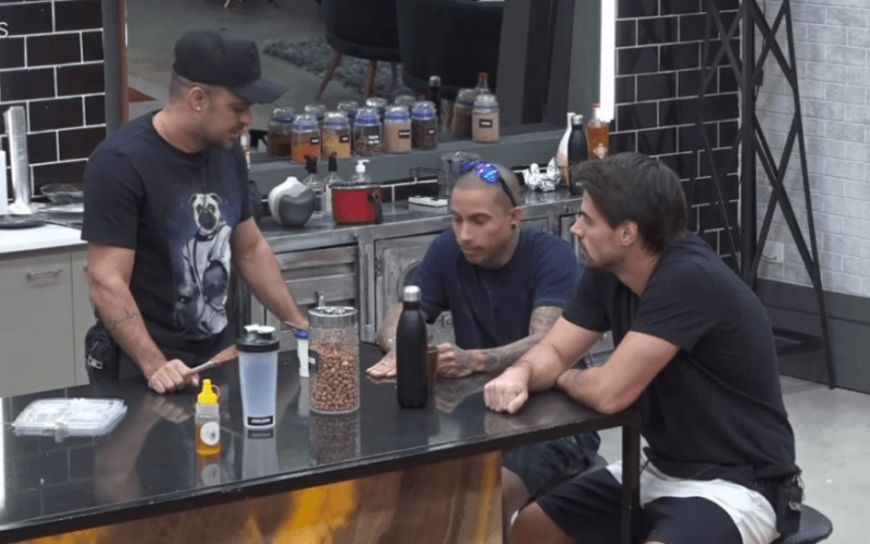 Matheus, Leandro e Rod combinam votos no Power Couple: “Não pode mudar não”