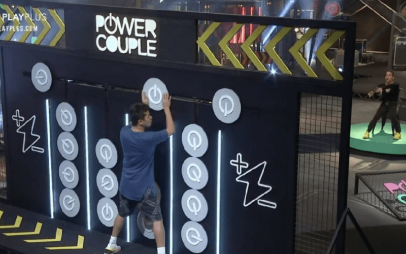 Na Prova dos Casais do Power Couple, enquanto um comanda, o outro obedece