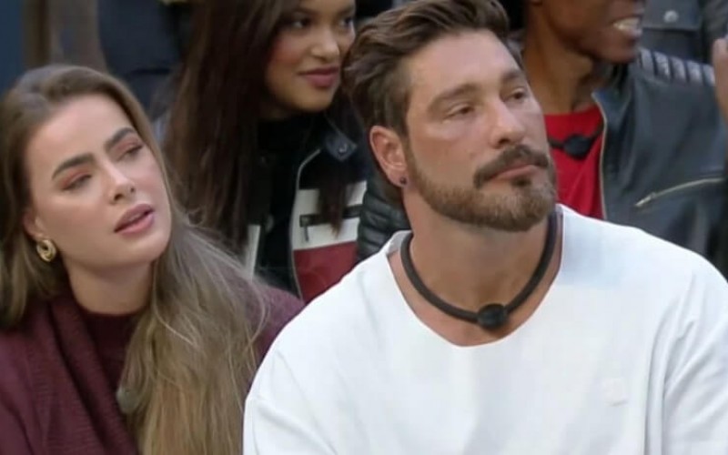 Power Couple: Pecoraro leva bronca de Rafa Brites após criticar corpo de participante.