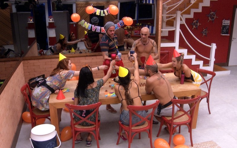 Resumo BBB: Festa surpresa e pedidos de Jéssica a Kaysar marcam dia de Eliminação