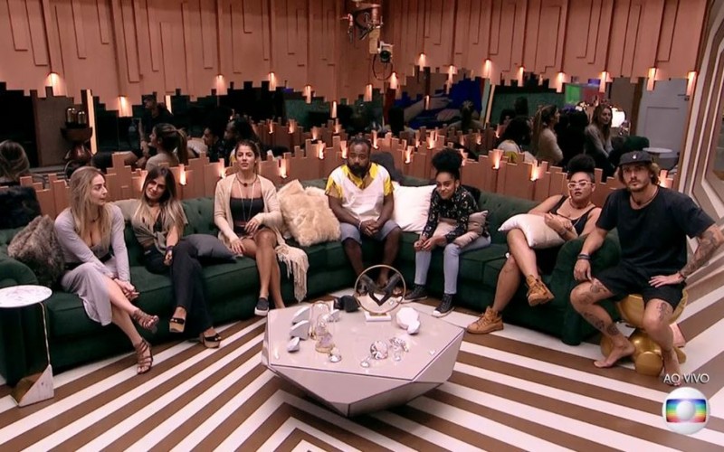 Resumo BBB: Paredão triplo, especulações do jogo e provocação de Gabriela em sister marcam noite