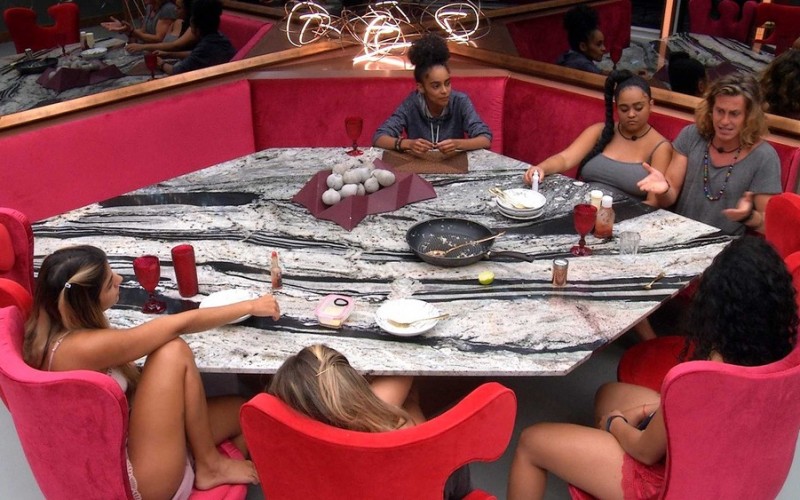 Resumo BBB: sisters de olho em Alberto e repercussão do Jogo da Discórdia marcam a madrugada
