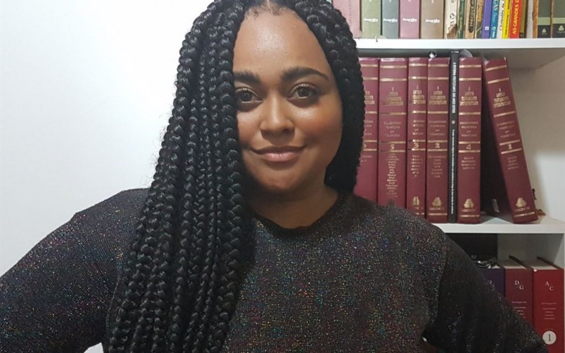 Rízia, do BBB19, tem vontade de raspar o cabelo e entrou na Colação de Grau ao som de Beyoncé