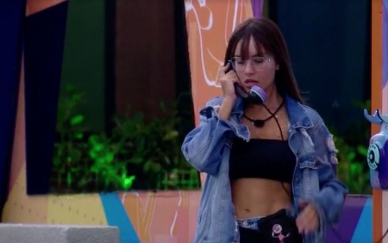 Thaís atende o big fone e se salva; Juliette e Karol estão no paredão