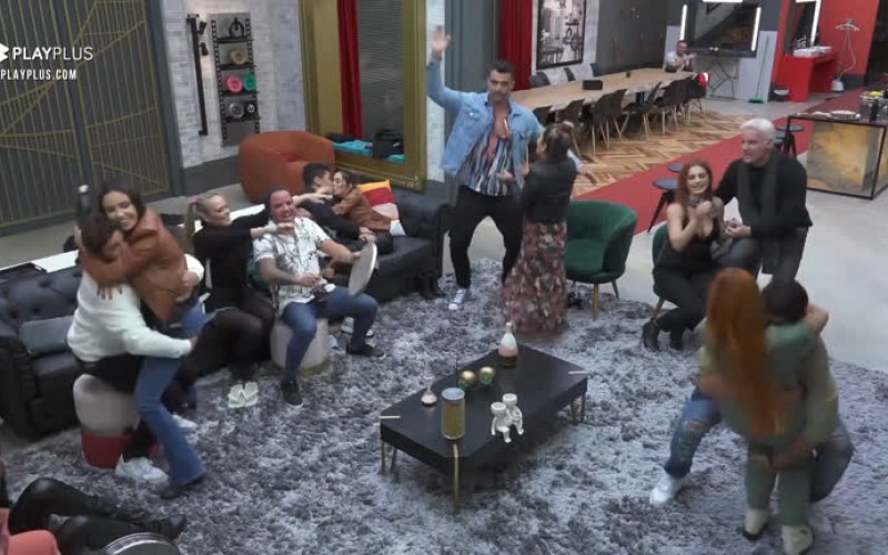 "Aberto oficialmente o Dia dos Namorados", anuncia Yugnir - Power Couple Brasil 5