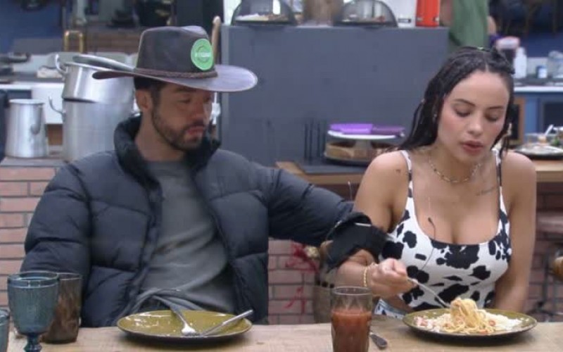 "Acho que ela aguentou tanto que agora não aguentou", comenta Aline sobre Dayane - A Fazenda 13