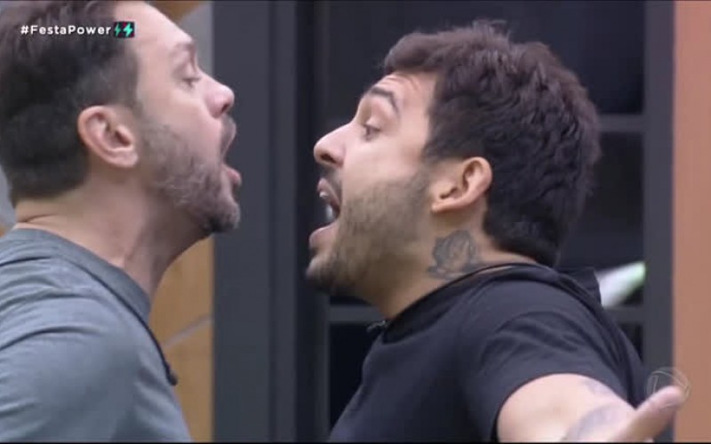 Albert e Hadad batem boca por uso do banheiro | Power Couple Brasil 6