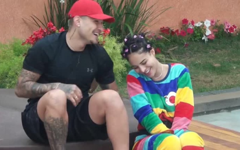 Aline e MC Gui brincam sobre desespero dos peões com doces - A Fazenda 13