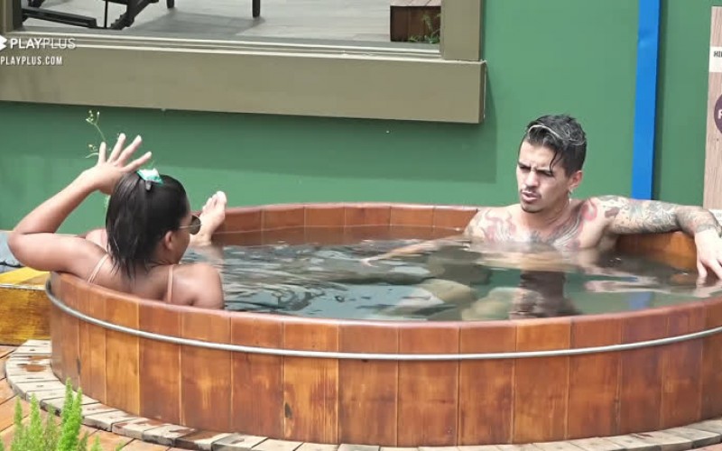Biel e Tays discordam sobre Roça e torcidas da internet - A Fazenda 12