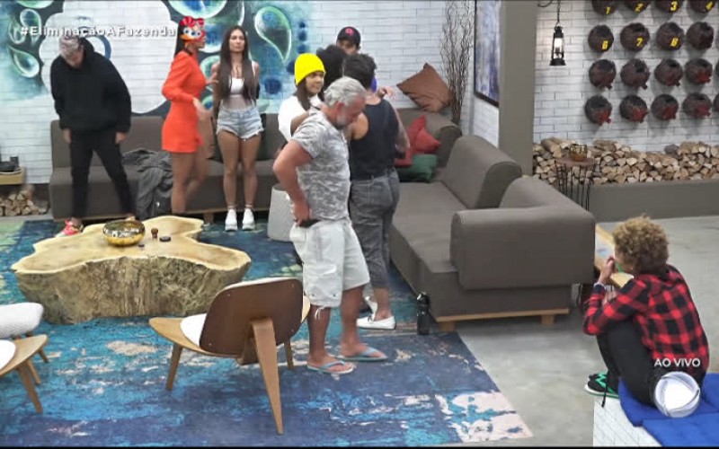 Biel, Jakelyne e Jojo se despedem dos peões - A Fazenda 12