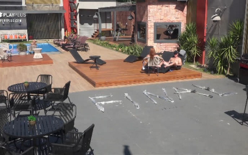 Bruno, Deborah, Mari e Matheus aproveitam a piscina da Mansão - Power Couple Brasil 5