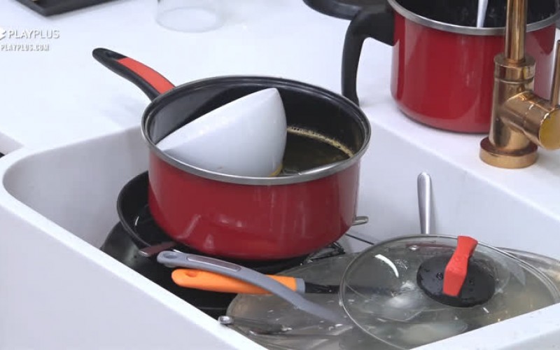 Bruno reclama da louça deixada pelos colegas: "Arrumei tudo ontem" - Power Couple Brasil 5