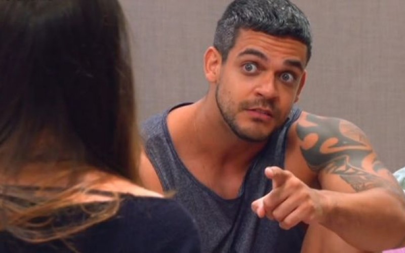 Caique e Whendy discutem feio e personal trainer dispara: "Pau mandado"