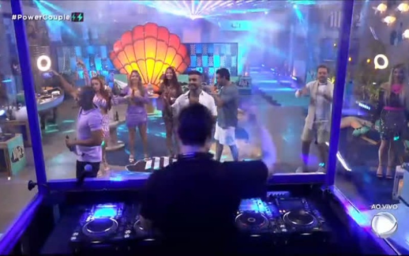 Casais curtem a última festa da temporada com tema ‘Ilha Record 2" | Power Couple Brasil 6