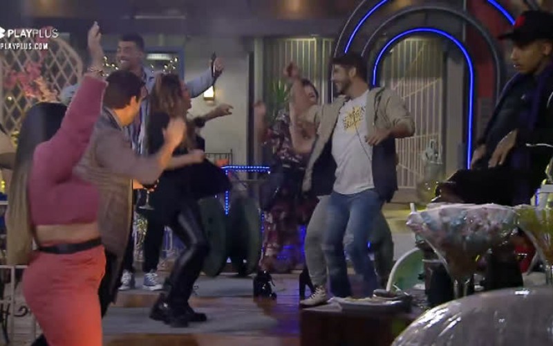 Casais deixam as intrigas de lado e se "jogam" na pista de dança - Power Couple Brasil 5