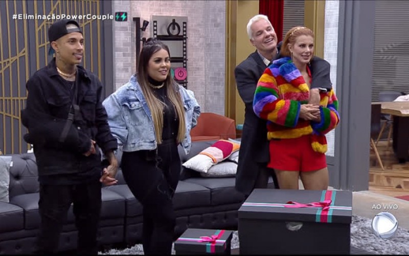 Casais finalistas pedem votos para vencer e recebem presentes da família - Power Couple Brasil 5