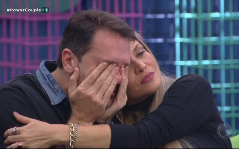 Casais finalistas se emocionam ao receberem mensagens da famÃlia | Power Couple Brasil 6