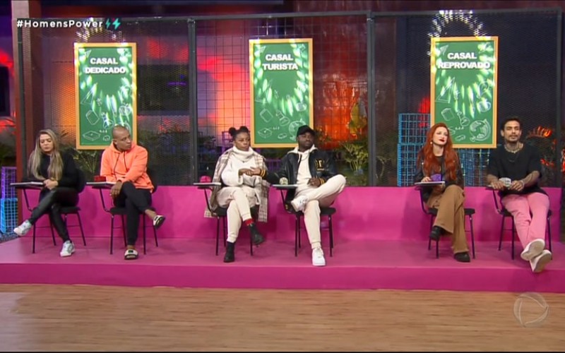 Casais indicam alunos dedicados, turistas e reprovados em dinâmica | Power Couple Brasil 6