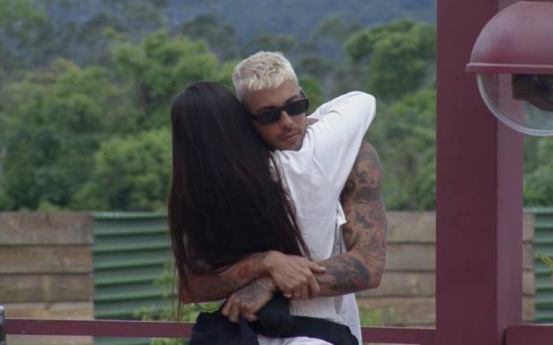 Clima entre Gui Araujo e Marina Ferrari esfria após o primeiro beijo