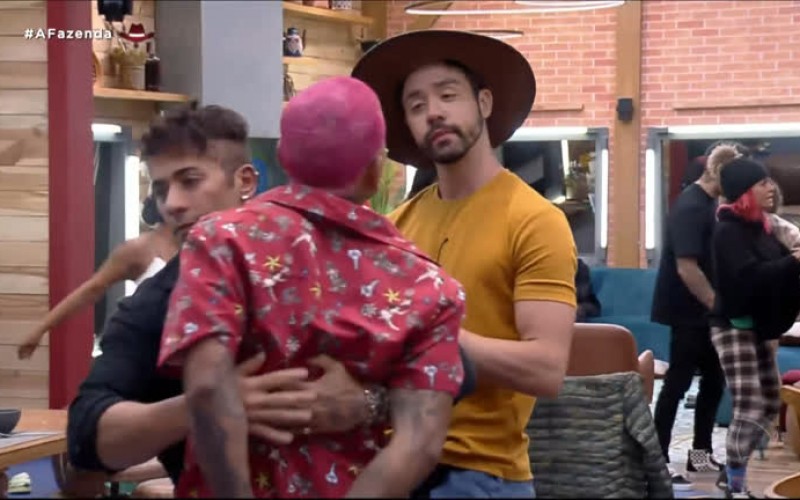 DesperdÃcio de café causa treta generalizada na sede - A Fazenda 13