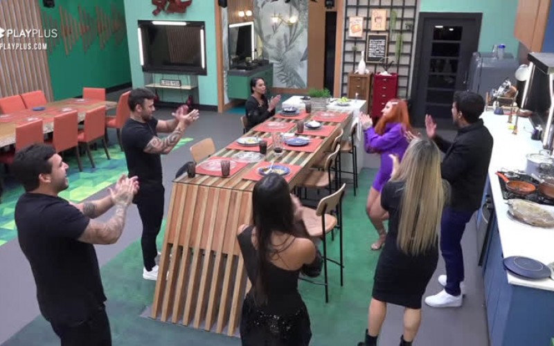 Divisão dos quartos tem "parabéns" para Brenda | Power Couple Brasil 6