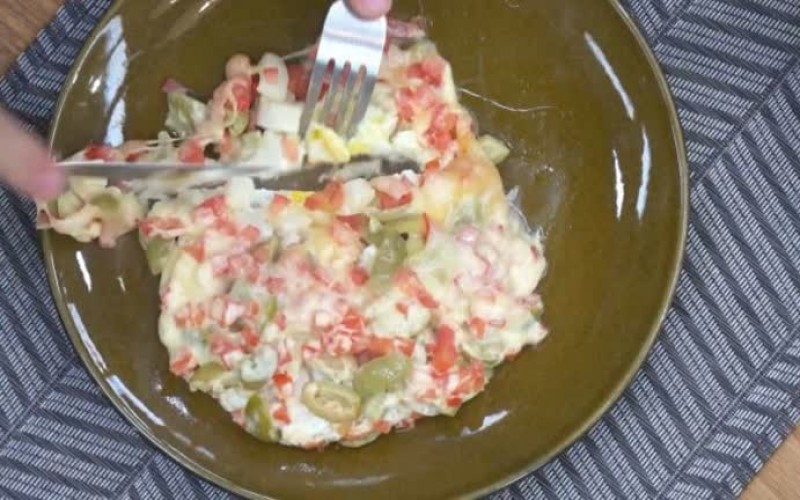 Dotes culinários! Aline prepara o café da manhã para Rico - A Fazenda 13