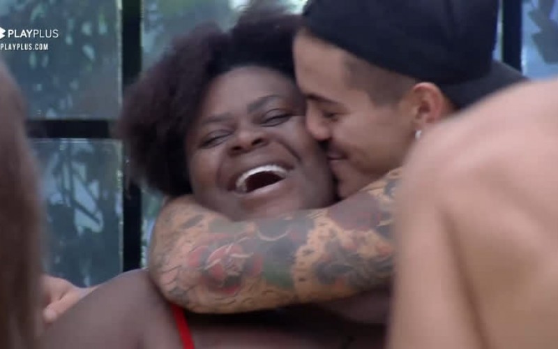 Emocionante! Em seus brindes, Biel e Jojo abrem o coração e se abraçam - A Fazenda 12