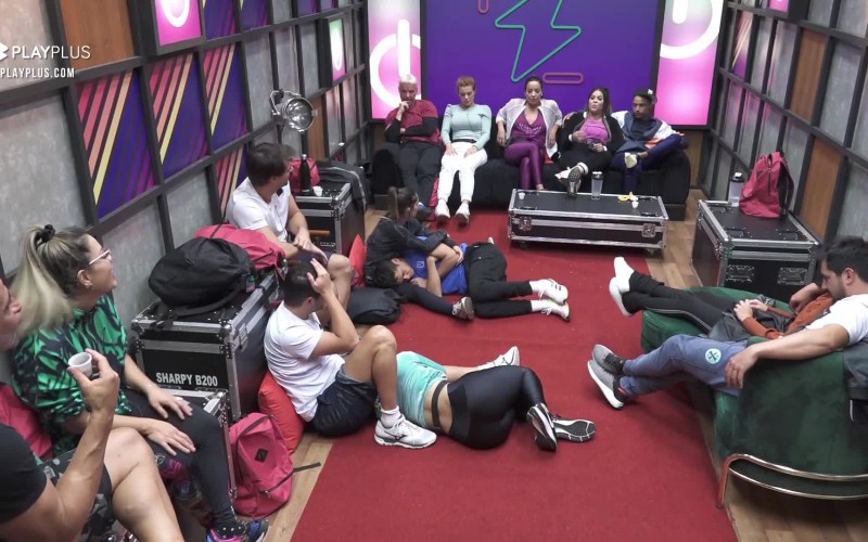 Empolgados, casais comentam sobre a Prova dos Homens: "Ficou um hematoma" - Power Couple Brasil 5