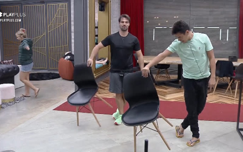 Fabio ensina coreografia para Leandro - Power Couple Brasil 5