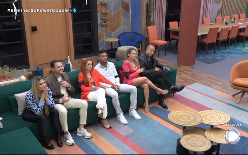Famílias emocionam finalistas e pedem votos para o público | Power Couple Brasil 6