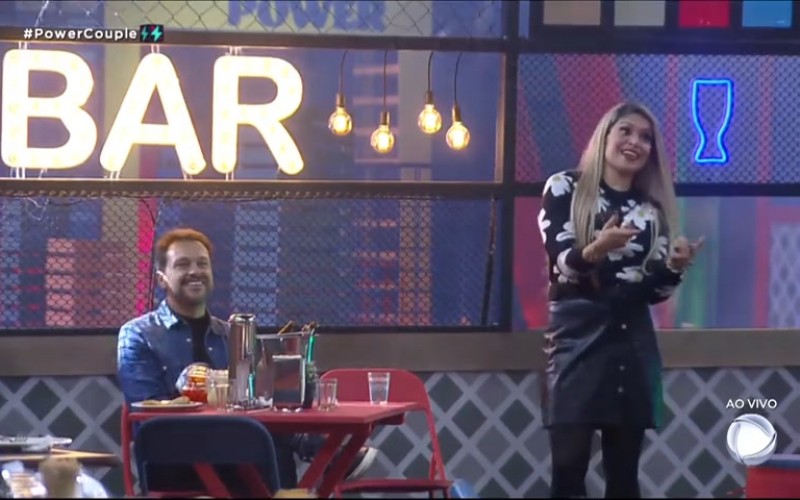 Festa na Mansão Power teve clima "boteco" e muito pagode | Power Couple Brasil 6