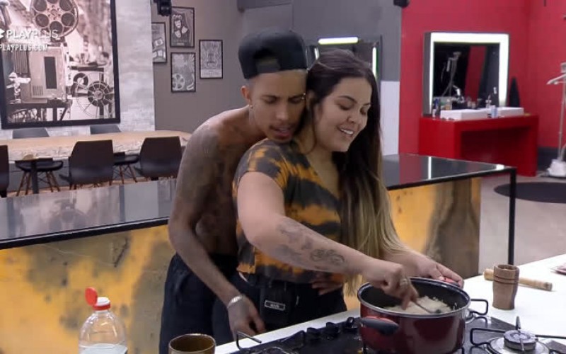 Finalistas soltam a voz e cantam na Mansão Power - Power Couple Brasil 5