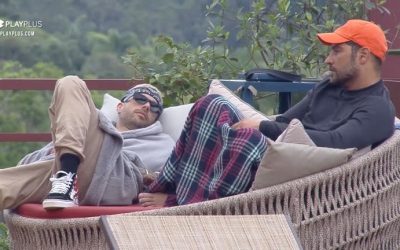 Gui Araujo e Victor conversam sobre a pressão do confinamento - A Fazenda 13