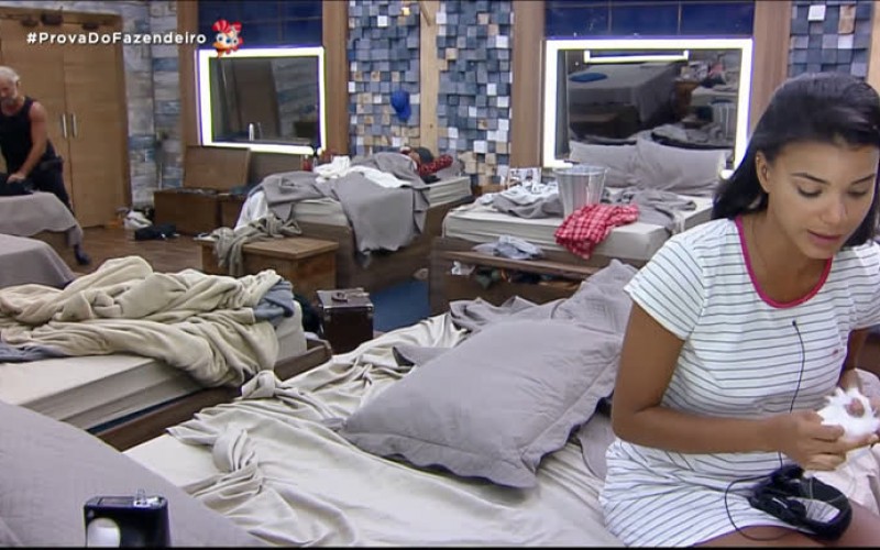Indicação à Roça causa discussão entre Jakelyne e Mateus - A Fazenda 12