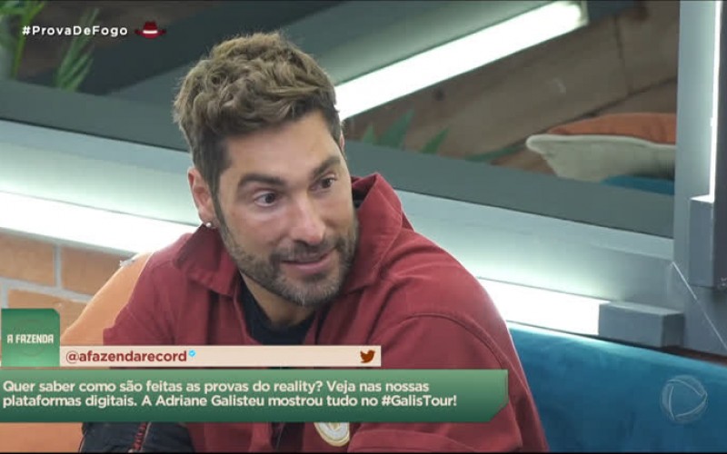 "Isso aqui é jogar sujo", declara Victor Pecoraro para Dayane Mello - A Fazenda 13