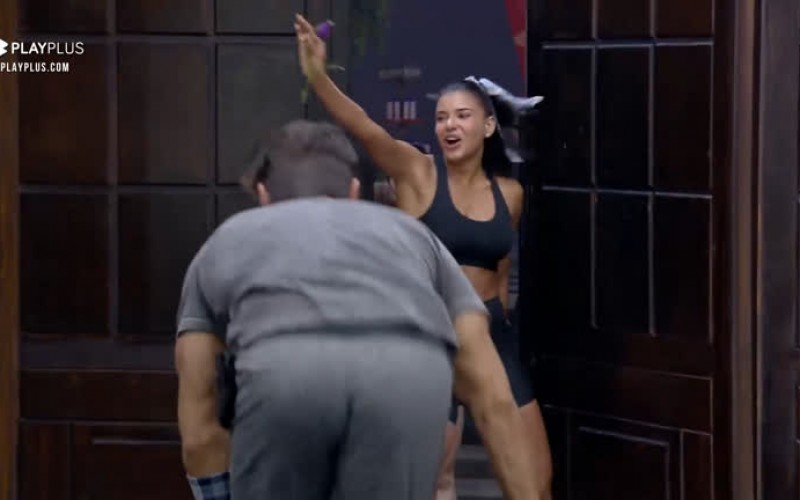 Jakelyne canta em sua volta como Fazendeira - A Fazenda 12